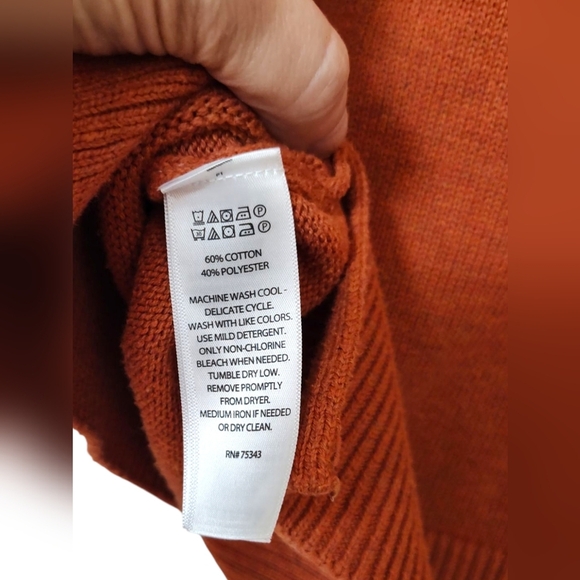 NWOT Tahari Rust V-Neck Sweater, S - Picture 4 of 5